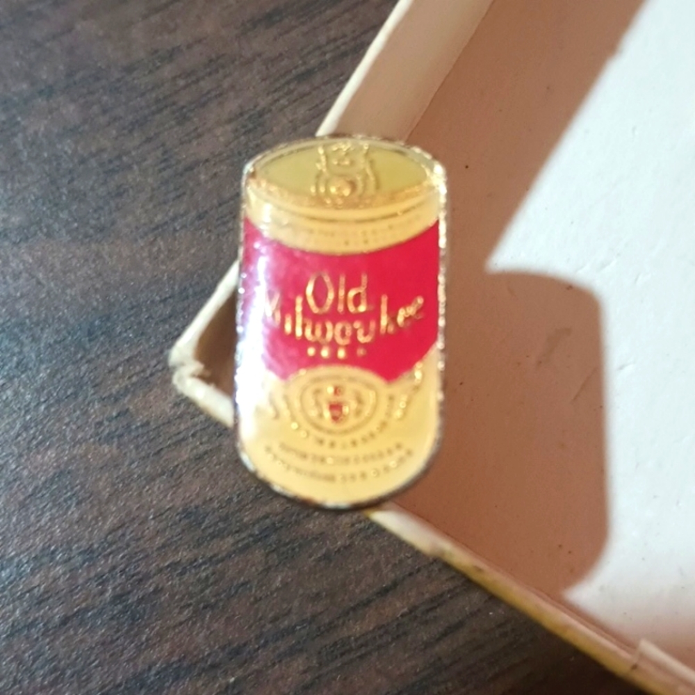 Old Milwaukee Cloisonne Pin